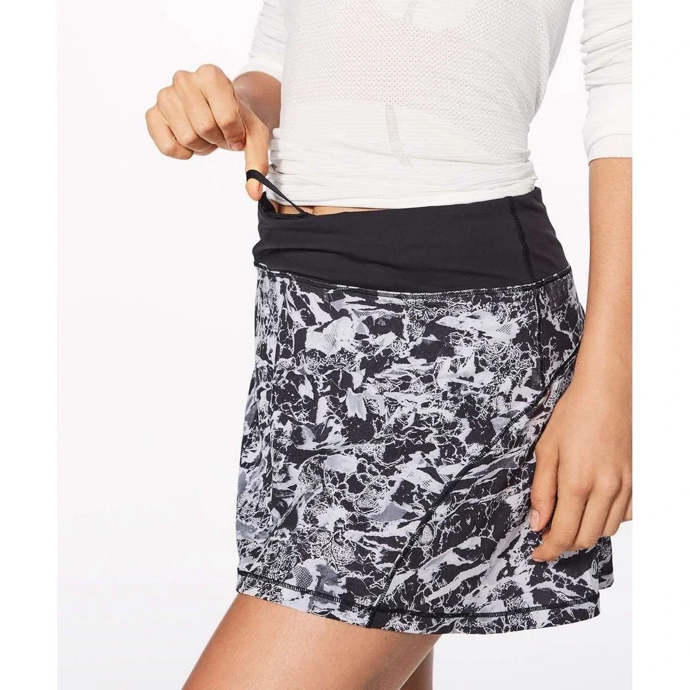 Lululemon Circuit Breaker Skirt II in the Interlaced Alpine‎ White Black print 8